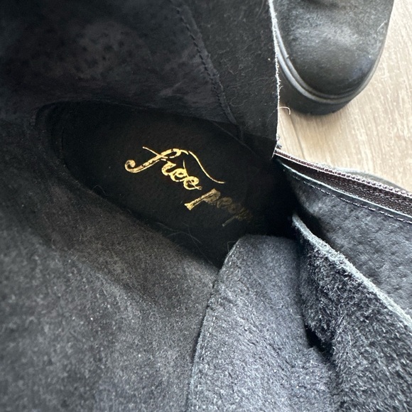 Like new Free People Black Lace Up Boots with Chunky Design Leather Upper - Picture 11 of 13